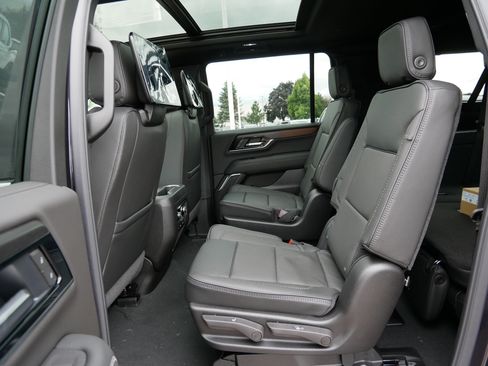New 2026 GMC Yukon XL Denali w/ Denali Reserve Package AWD/4WD image 5