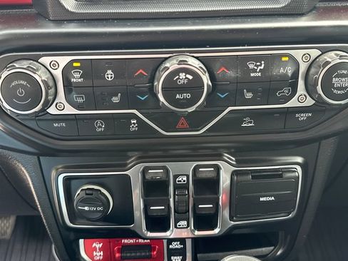 Used 2021 Jeep Gladiator Rubicon AWD/4WD image 32