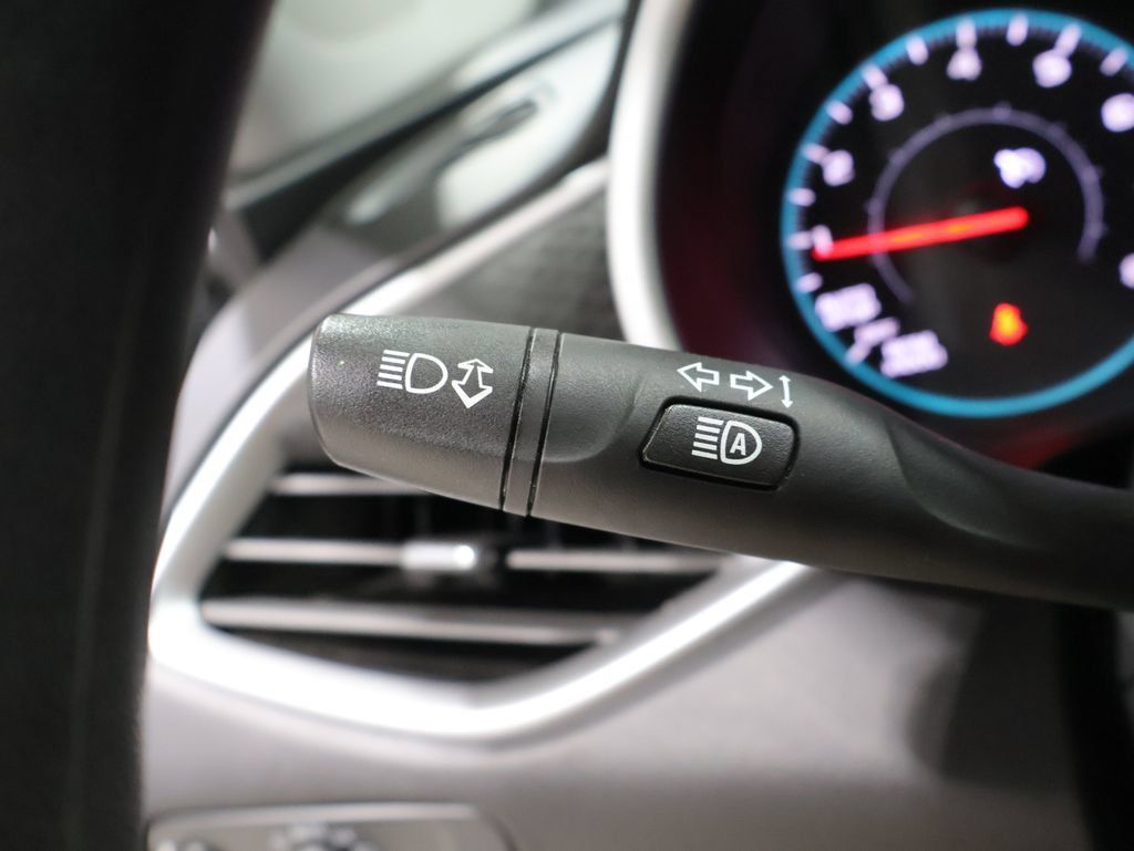 Used 2024 Chevrolet Malibu LT FWD image 37