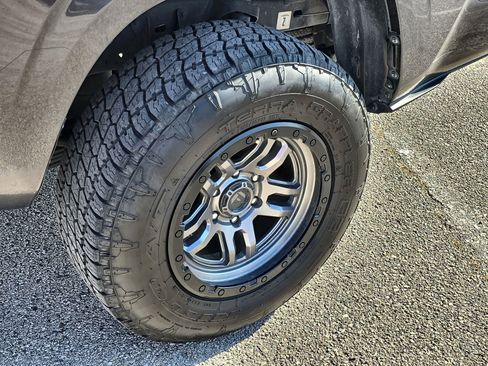 Used 2021 Toyota Tacoma SR w/ SR Convenience Package image 10