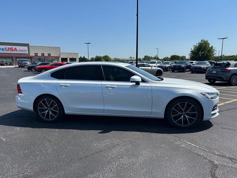 Used 2018 Volvo S90 T5 Momentum w/ Convenience Package AWD/4WD image 4