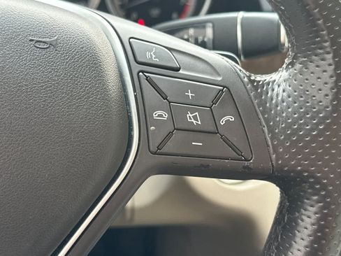 Used 2015 Mercedes-Benz E 350 Sedan image 28
