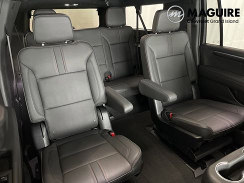 Used 2025 Chevrolet Suburban RST w/ RST Capability Package image 31