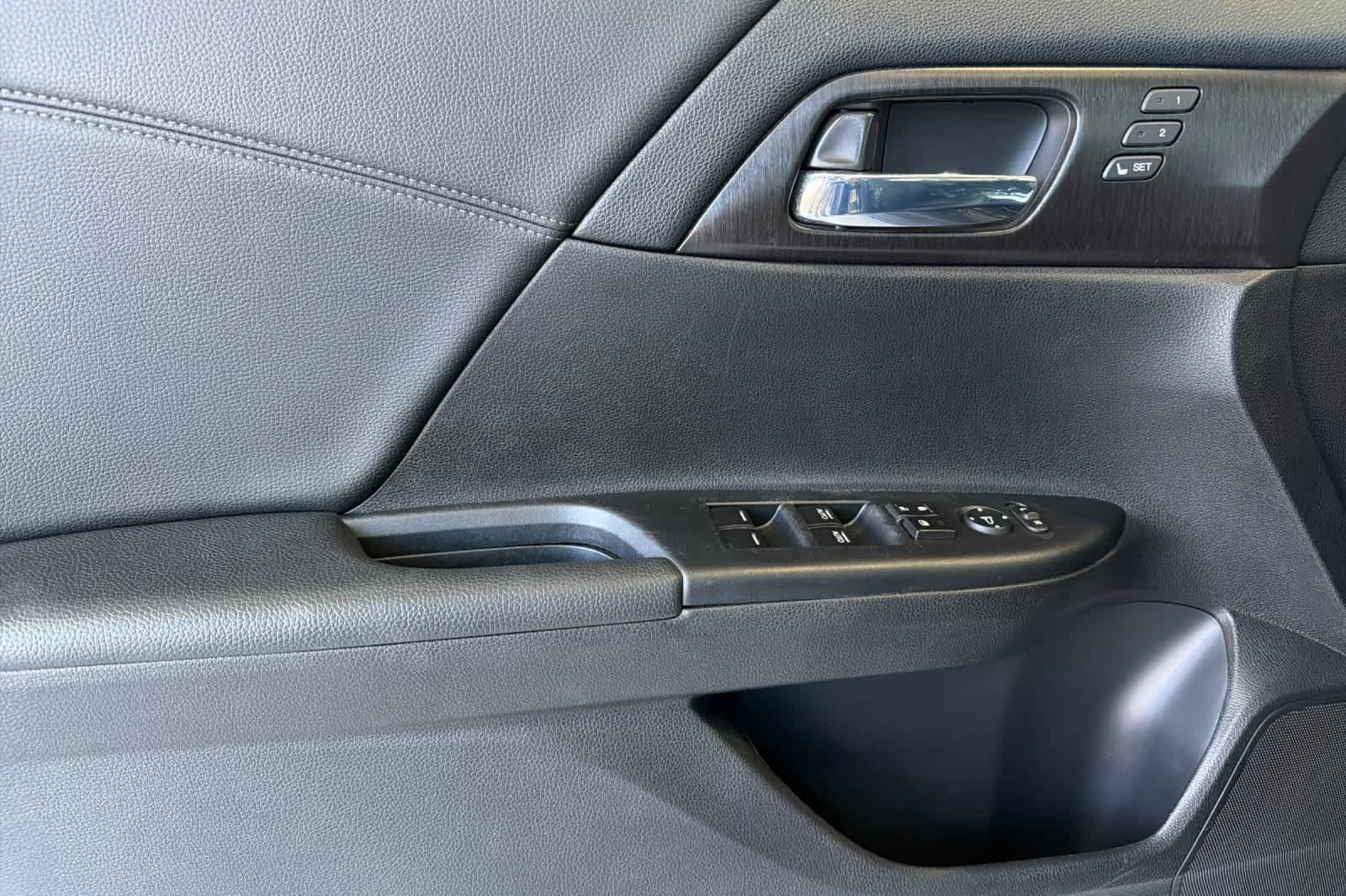 Used 2015 Honda Accord EX-L image 14