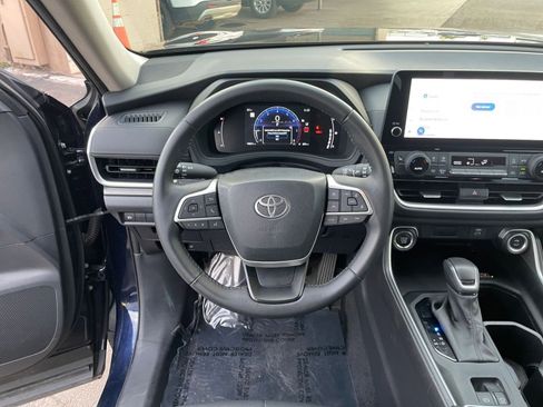 Used 2025 Toyota Grand Highlander FWD image 29