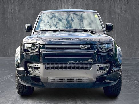 Used 2025 Land Rover Defender 110 V8 image 2