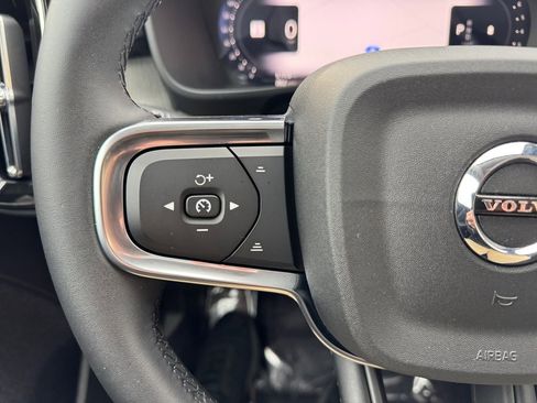 Certified 2025 Volvo XC40 B5 Core image 14