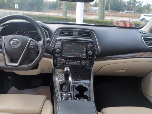 Used 2018 Nissan Maxima Platinum image 30