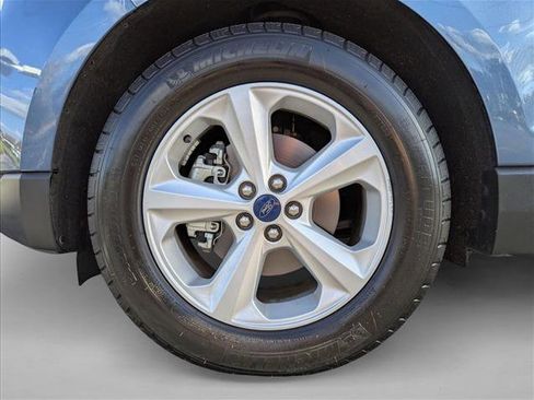 Used 2019 Ford Edge SE image 23