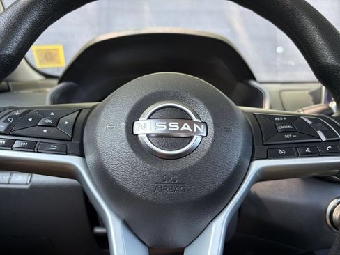 Used 2025 Nissan Altima 2.5 SV FWD image 28