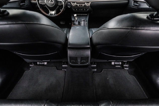 Used 2016 Lexus ES 300h w/ Luxury Package w/Wood Trim FWD image 41