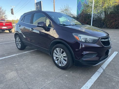 Used 2018 Buick Encore Preferred image 1