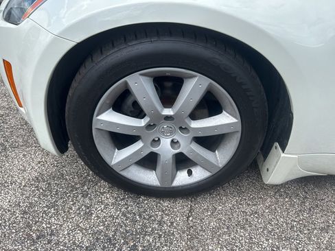 Used 2004 Nissan 350Z Touring RWD image 10