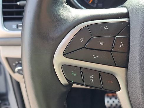 Used 2019 Jeep Grand Cherokee Laredo image 10