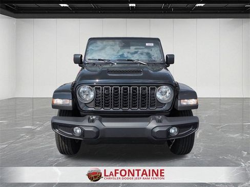 New 2025 Jeep Gladiator Sport image 8