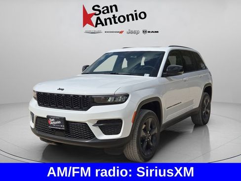 New 2025 Jeep Grand Cherokee Altitude RWD image 4