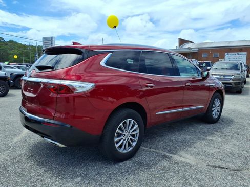 Used 2023 Buick Enclave Essence FWD image 2