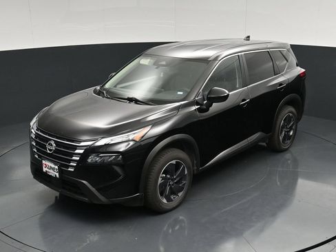 Used 2024 Nissan Rogue SV AWD/4WD image 39