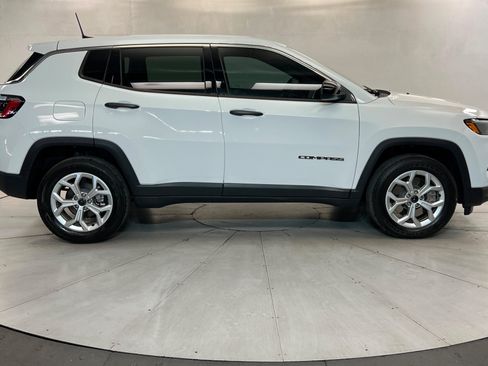 Used 2025 Jeep Compass Sport AWD/4WD image 7