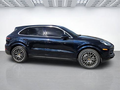 Used 2022 Porsche Cayenne image 4
