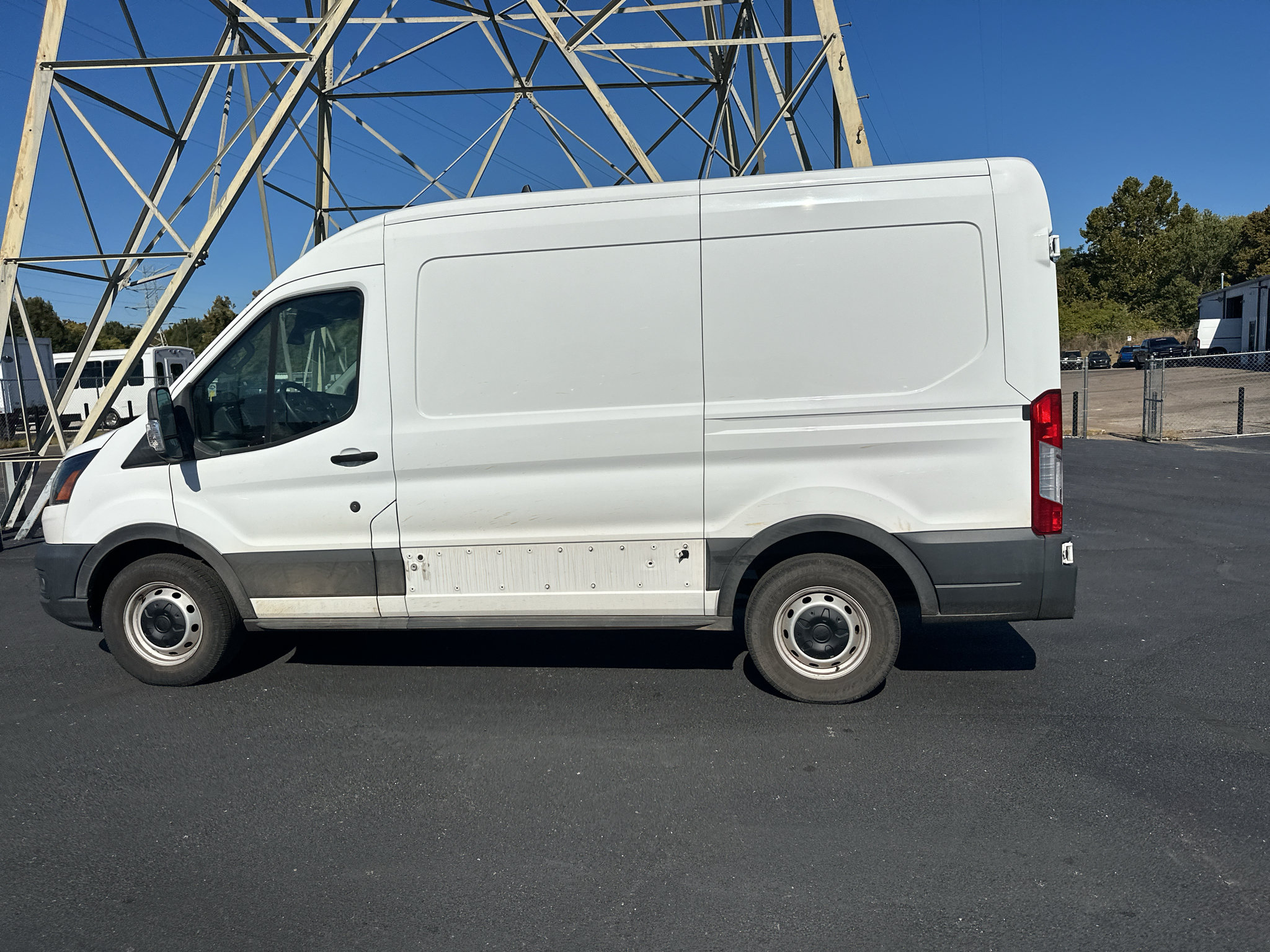 Used 2023 Ford Transit 150 Medium Roof w/ Fleet Safety Package RWD image 4