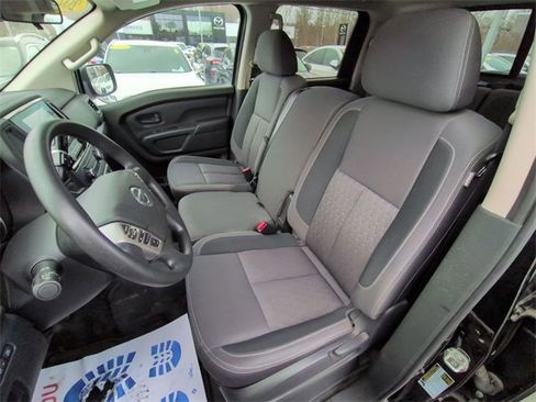 Used 2022 Nissan Titan S w/ S Utility Package image 8