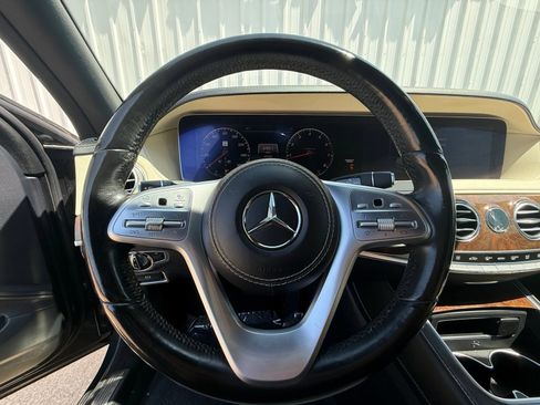 Used 2018 Mercedes-Benz S 560 Sedan image 15