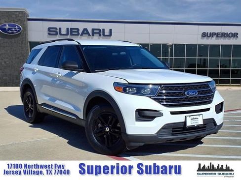 Used 2023 Ford Explorer XLT image 1