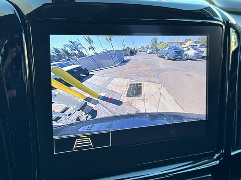 Used 2021 Chevrolet Traverse LT image 26