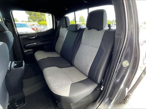 Certified 2022 Toyota Tacoma TRD Sport w/ Technology Package image 23