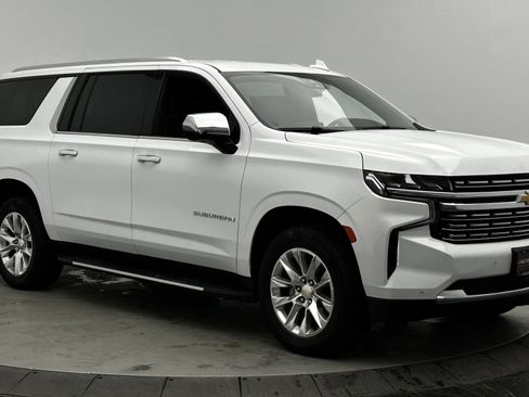 Used 2023 Chevrolet Suburban Premier image 3