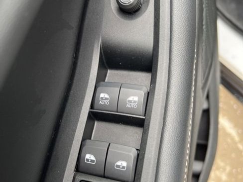 Certified 2023 Jeep Grand Cherokee Altitude image 17