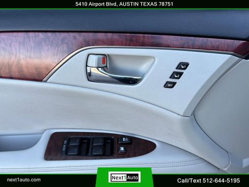 Used 2012 Toyota Avalon Limited image 34
