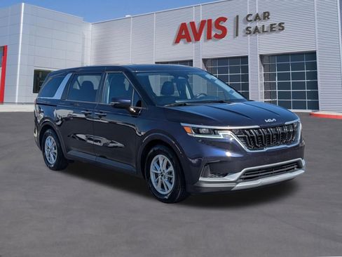 Used 2024 Kia Carnival LX image 3