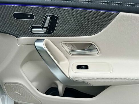 Used 2025 Mercedes-Benz CLA 250 4MATIC image 21