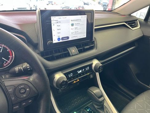 Used 2025 Toyota RAV4 XLE w/ Convenience Package FWD image 19