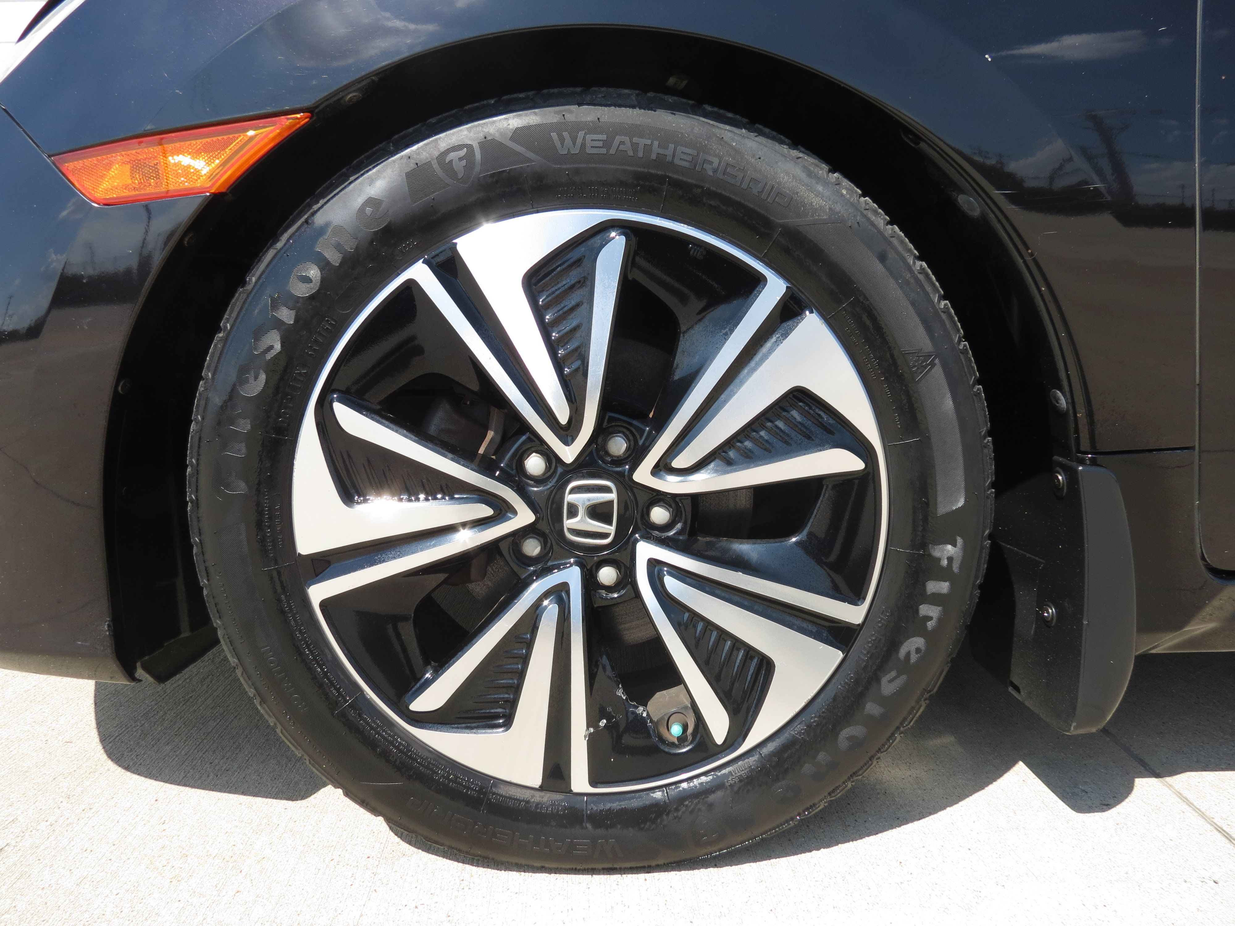 Used 2018 Honda Civic EX-T image 9