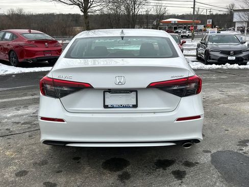 Used 2024 Honda Civic Sport image 3