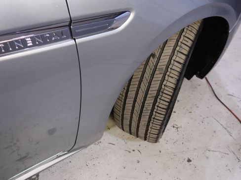 Used 2020 Lincoln Continental Reserve image 45