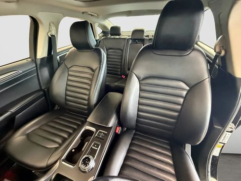 Used 2020 Ford Fusion SEL FWD image 13