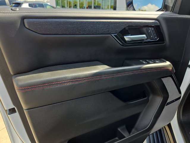 Used 2025 GMC Yukon XL AT4 Ultimate AWD/4WD image 19