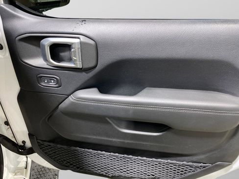 Used 2019 Jeep Wrangler Unlimited Sahara image 22