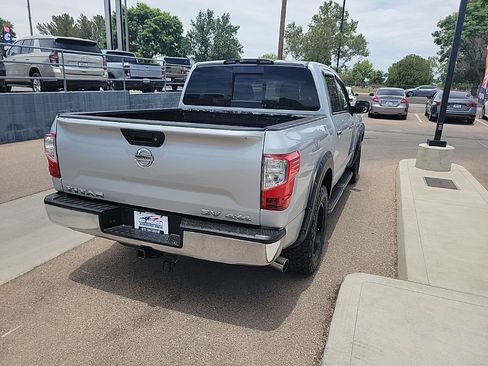 Used 2017 Nissan Titan SV AWD/4WD image 7