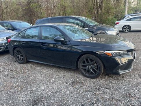 Used 2023 Honda Civic Sport image 2