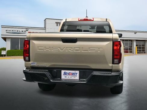 Used 2024 Chevrolet Colorado W/T RWD image 4