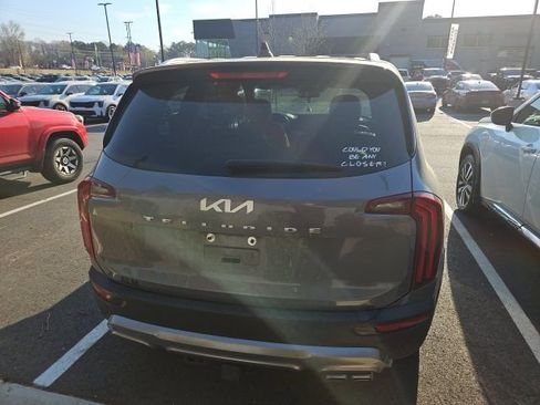 Used 2022 Kia Telluride SX w/ Towing Package image 9