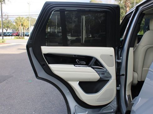 Certified 2023 Land Rover Range Rover SE image 38