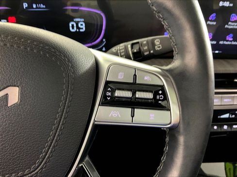 Used 2024 Kia Telluride EX w/ EX Captain's Chair Package AWD/4WD image 13