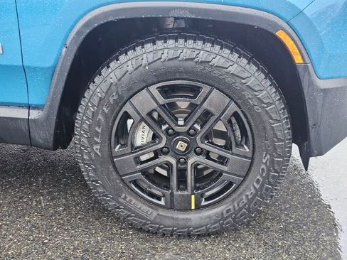 Used 2023 Rivian R1T Adventure image 9