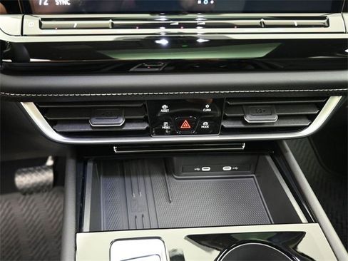 New 2026 Volkswagen Atlas SE image 3